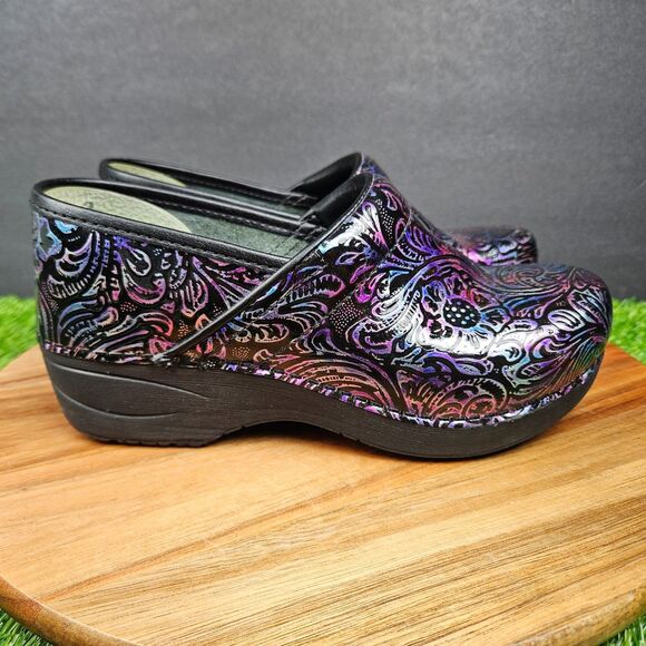 Dansko Women's XP 2.0 Purple Engraved Floral Patent Clog Slip On Size 36 EU/6 US - Picture 1 of 12